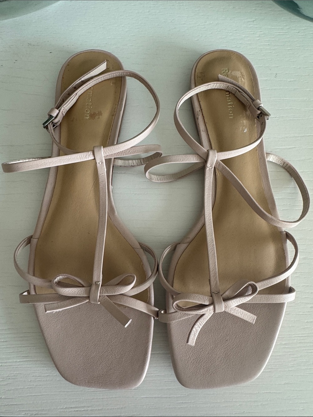 Reformation Bow Flats Sandals Size 6